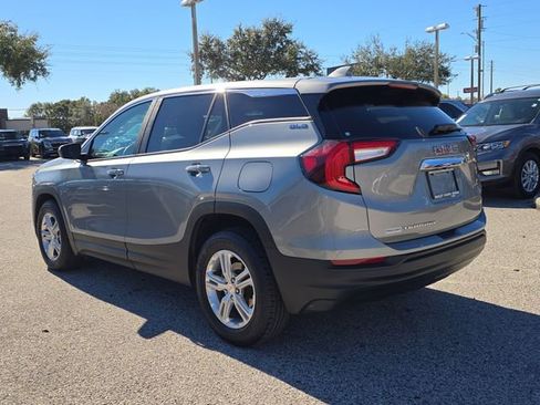 Used 2024 GMC Terrain SLE image 6