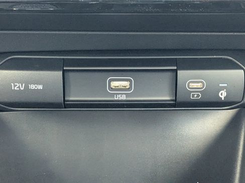 New 2025 Kia Niro SX image 27