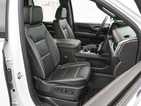 Used 2026 GMC Yukon Elevation AWD/4WD image 25