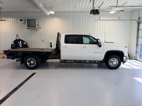 Used 2024 Chevrolet Silverado 3500 LT w/ Convenience Package AWD/4WD image 2