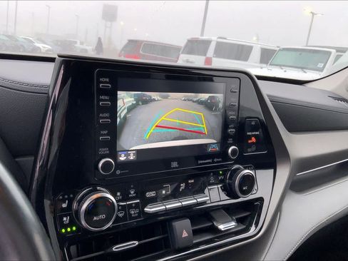 Used 2022 Toyota Highlander Limited image 28