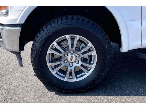 Used 2018 Ford F150 Lariat AWD/4WD image 9