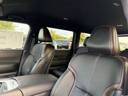 New 2026 Nissan Armada SL w/ Captain's Chari Seat Package image 8