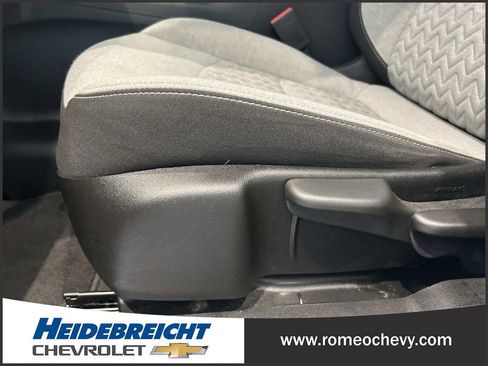 Used 2023 Chevrolet Equinox LS image 14