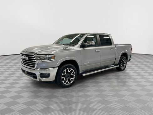 Used 2025 RAM 1500 Laramie AWD/4WD image 7