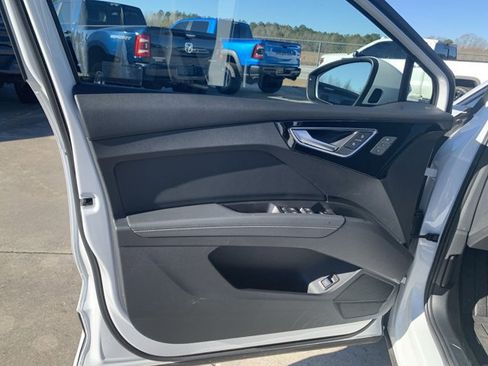 Used 2023 Audi Q4 e-tron Premium Plus w/ Premium Plus image 12