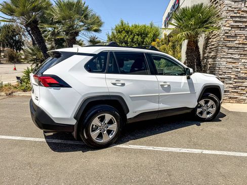 Used 2024 Toyota RAV4 XLE w/ Convenience Package AWD/4WD image 7