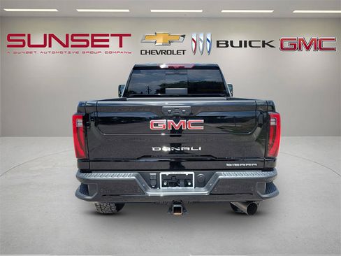 Certified 2024 GMC Sierra 2500 Denali w/ Denali Reserve Package AWD/4WD image 5
