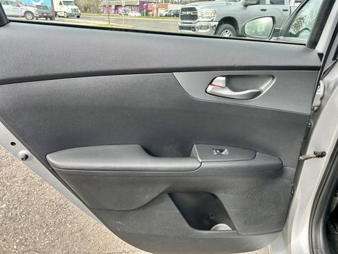 Used 2021 Kia Forte LXS FWD image 13