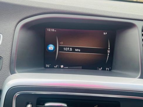 Used 2018 Volvo V60 T5 Cross Country w/ Convenience Package image 13