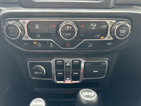 Used 2019 Jeep Wrangler Unlimited Sport S AWD/4WD image 4