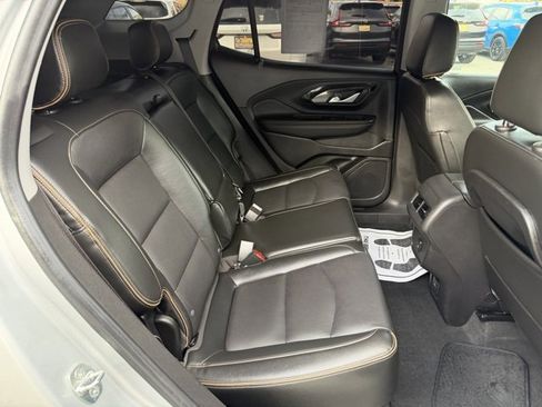 Used 2022 GMC Terrain AT4 image 43