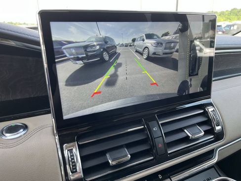 Used 2024 Lincoln Navigator Reserve AWD/4WD image 17
