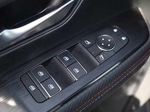 Certified 2025 Nissan Kicks SR w/ SR Premium Package FWD image 10