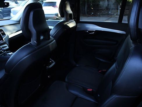 Used 2018 Volvo XC90 T5 Momentum w/ Convenience Package FWD image 14
