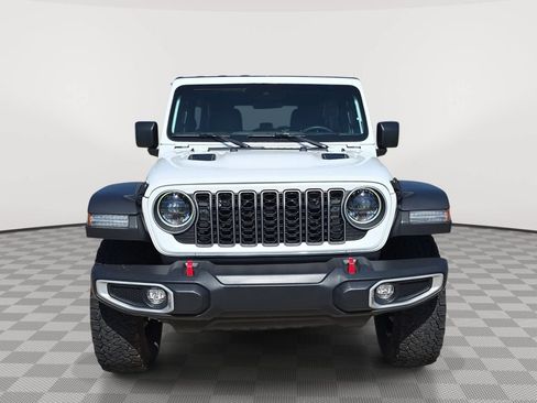 Used 2024 Jeep Wrangler Unlimited Rubicon AWD/4WD image 2