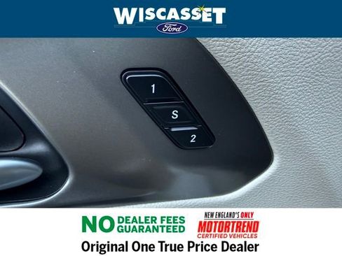 Used 2024 Chrysler Pacifica Touring-L image 23