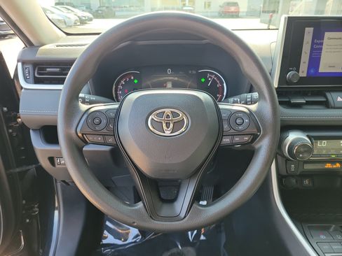 Used 2024 Toyota RAV4 XLE FWD image 21