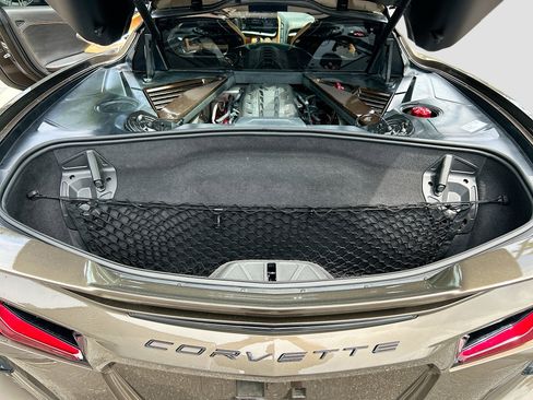 Used 2021 Chevrolet Corvette Stingray Premium Cpe w/ Z51 Performance Package image 8