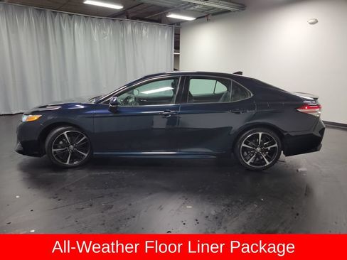 Used 2020 Toyota Camry XSE FWD image 5