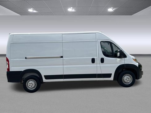 Used 2026 RAM ProMaster 2500 w/ Convenience Group FWD image 2