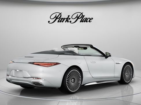 New 2026 Mercedes-Benz Maybach SL 680 image 2
