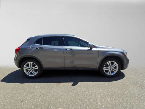 Used 2020 Mercedes-Benz GLA 250 4MATIC image 2