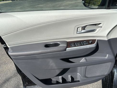 Used 2021 Toyota Sienna XLE FWD image 29