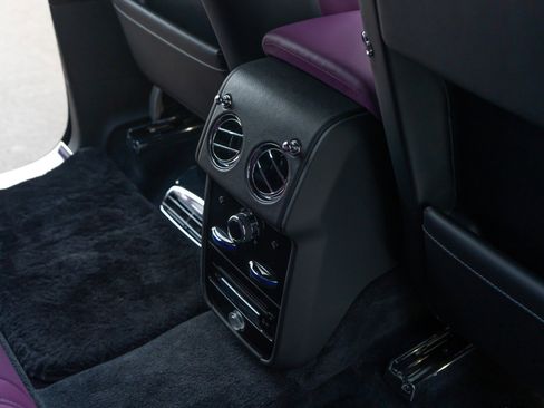 Used 2024 Rolls-Royce Cullinan image 29