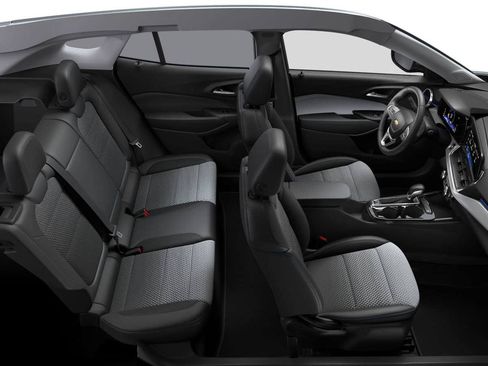 New 2026 Chevrolet Trax LT w/ LT Convenience Package FWD image 6