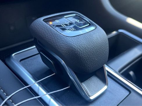 New 2025 Nissan Pathfinder SL w/ Lighting Package (N92) image 17