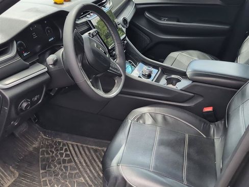 Certified 2025 Jeep Grand Cherokee Laredo X w/ Luxury Tech Group I AWD/4WD image 42