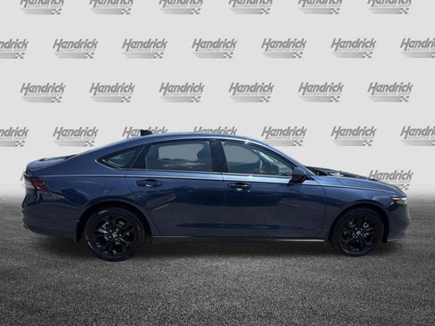 Used 2025 Honda Accord SE image 11