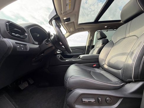 Used 2025 Honda Pilot Elite image 12