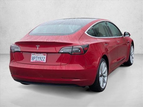 Used 2020 Tesla Model 3 Standard Range Plus image 5