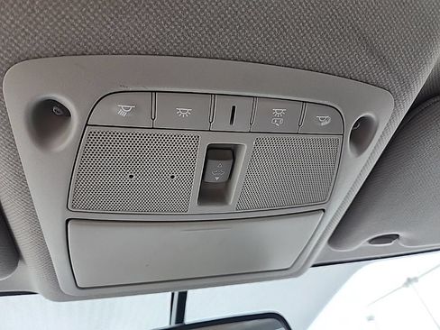 Used 2019 Nissan Sentra SR w/ Premium Package (SR) FWD image 15