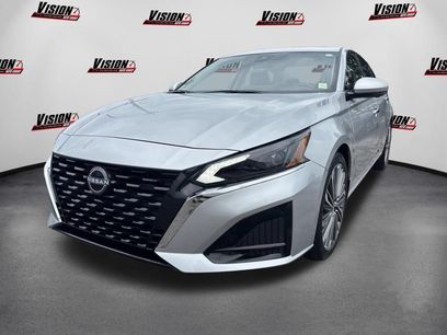 Certified 2025 Nissan Altima 2.5 SL