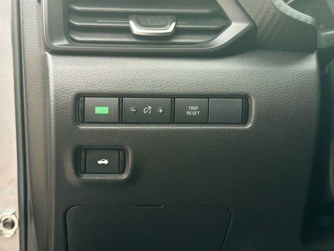 Used 2024 Nissan Sentra S FWD image 16