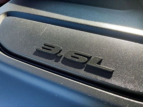 Used 2021 Chrysler Pacifica Touring-L w/ Uconnect Theater Family Group image 29