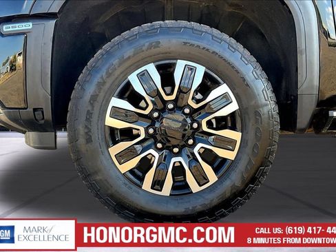 Used 2025 GMC Sierra 3500 Denali Ultimate AWD/4WD image 35