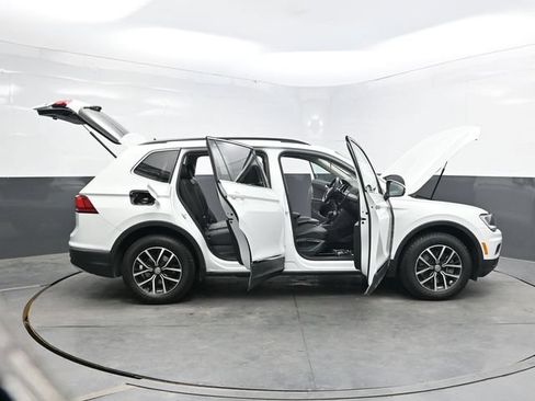 Used 2021 Volkswagen Tiguan SE w/ Panoramic Sunroof Package AWD/4WD image 51