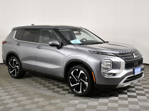 Used 2024 Mitsubishi Outlander AWD image 4