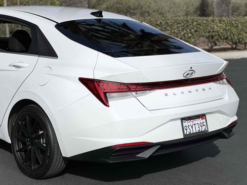 Used 2022 Hyundai Elantra SEL w/ Convenience + Premium Package image 49