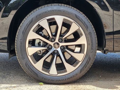 New 2026 Audi Q3 quattro 2.0T AWD/4WD image 9