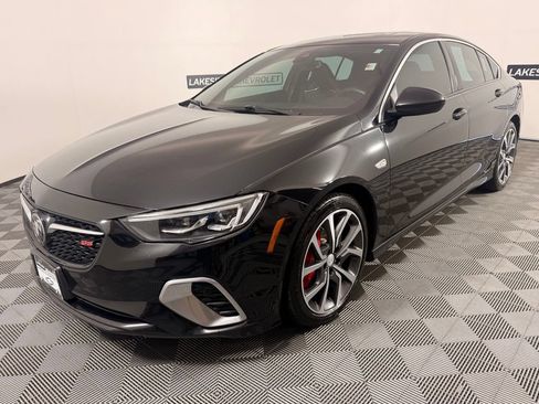 Used 2018 Buick Regal GS w/ Driver Confidence Package #2 AWD/4WD image 2