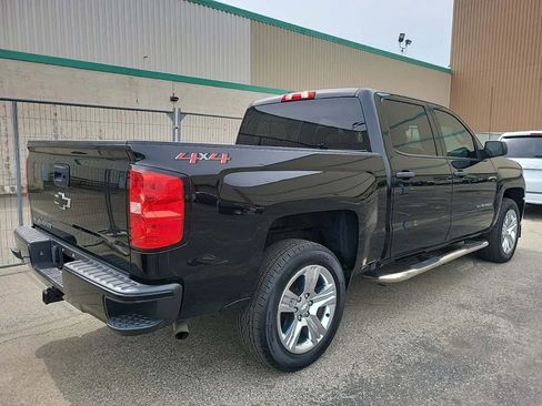 Used 2018 Chevrolet Silverado 1500 Custom w/ Custom Value Package image 3