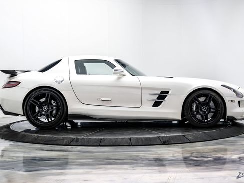 Used 2011 Mercedes-Benz SLS AMG Coupe image 26