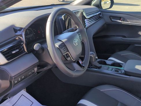 Used 2025 Toyota Camry SE image 10