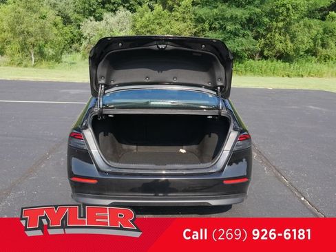 Used 2024 Honda Accord EX image 15