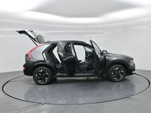 New 2026 Kia Niro Wind FWD image 3